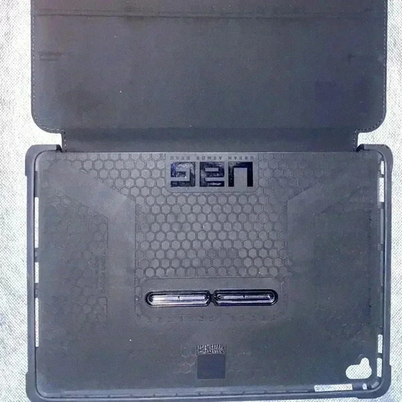 UAG Metropolis  IPad case for iPad 11(2018) first generation - Picture 1 of 11